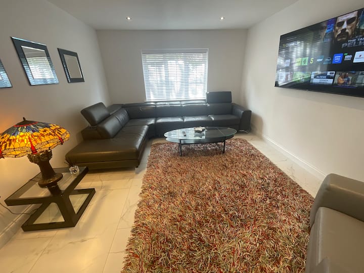 Prestatyn Luxury Large Room With En-suite. - Prestatyn