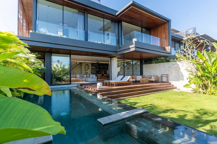 The Heights - Luxury Glass Villa & Rooftop Jacuzzi - Australia