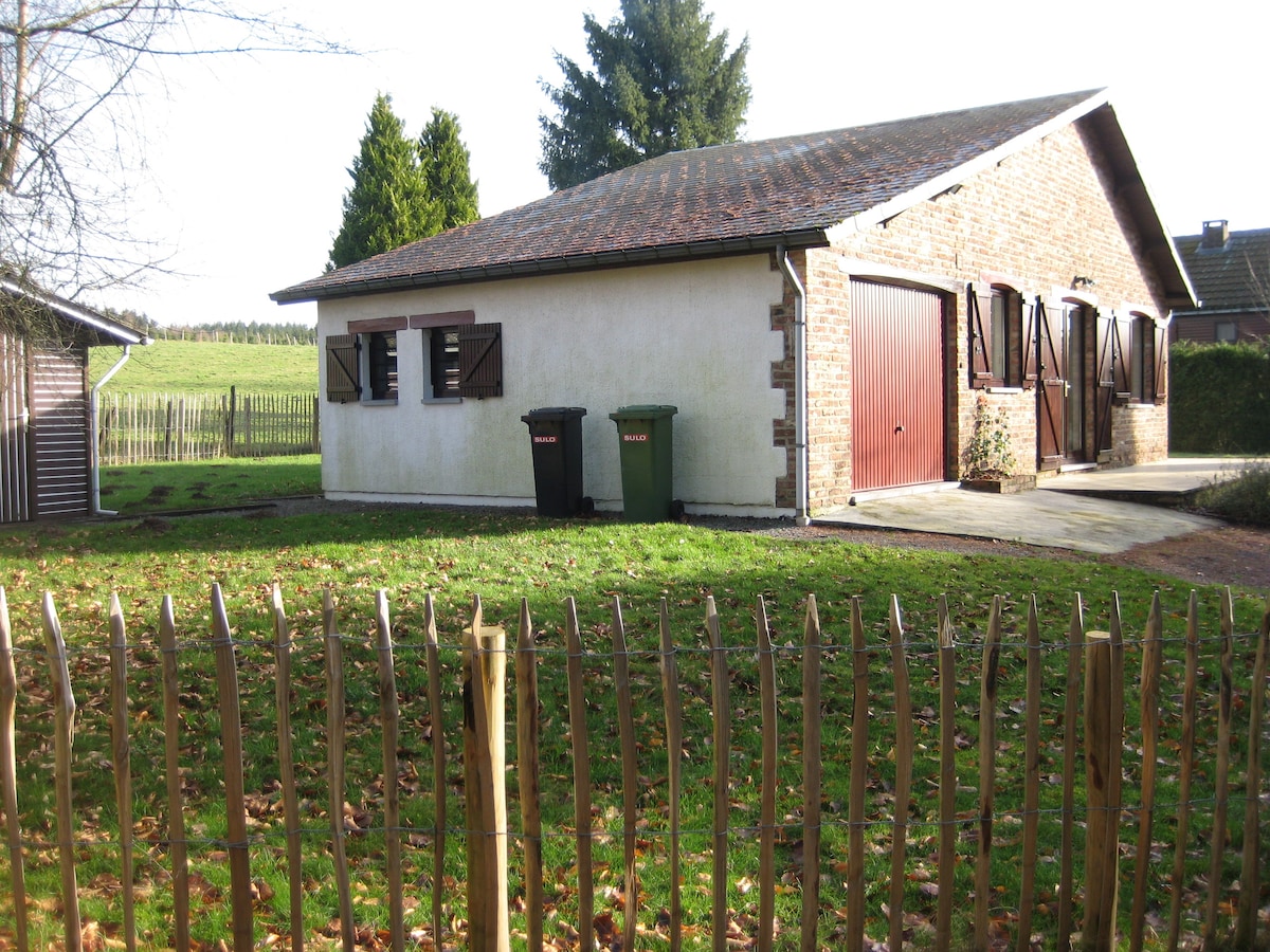 Moderna cabaña apta para perros - Casas de huéspedes en renta en Bièvre ...