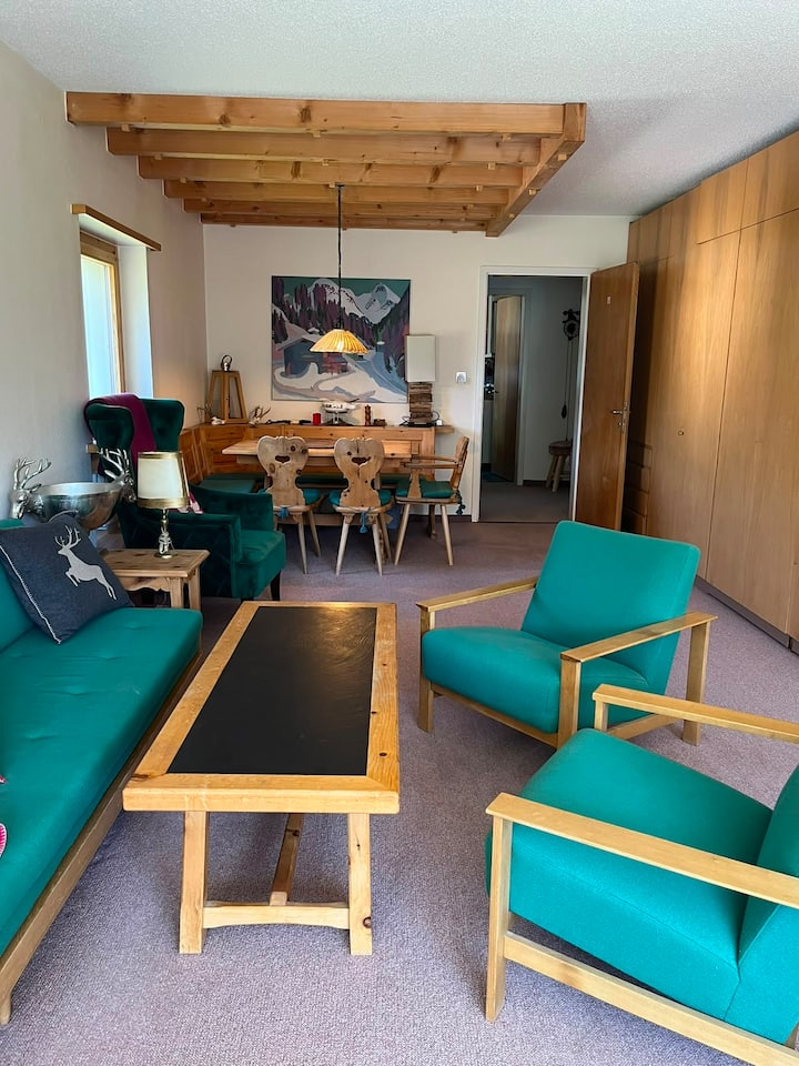 Cozy Alpine Retreat In Davos Dorf - ダボス