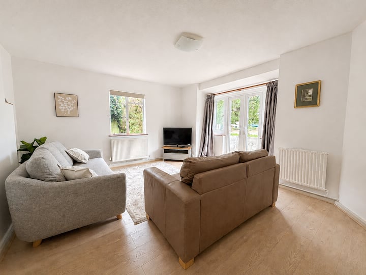 Willow Cottage Sleeps 6 Nr Stansted & Down Hall - London Stansted Airport (STN)
