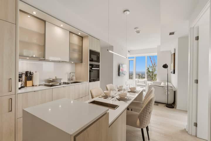 2br Yorkville Retreat - Balcony & Views - Toronto
