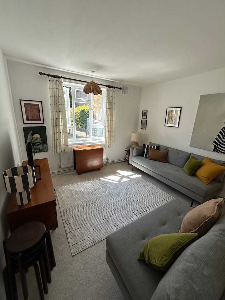 Zone2 Stoke Newington Flat, 4bdr & Private Balcony - Greenwich