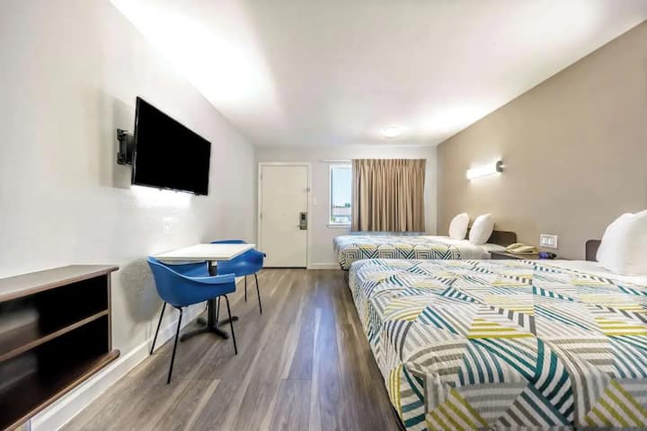 2 Units Of Quadruple Room W/ Free Parking - Fort Worth, TX