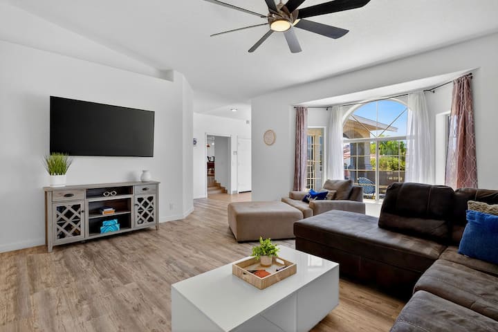 Pool • Hot Tub • Putting Green • Near Riviera - Lake Havasu City, AZ