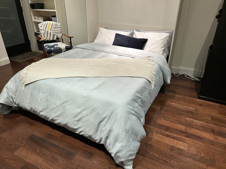 Private Suite Near High Park | Steps From Up & Ttc - 多倫多