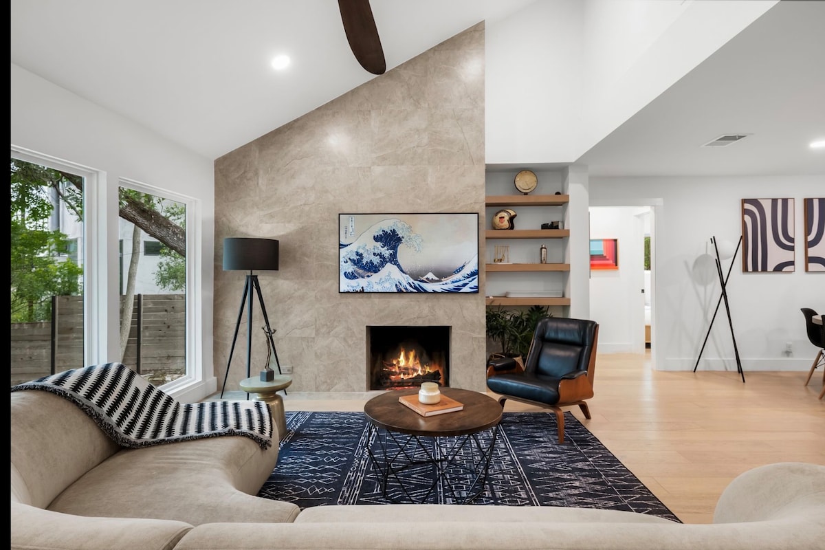 Modern Retreat Near Downtown