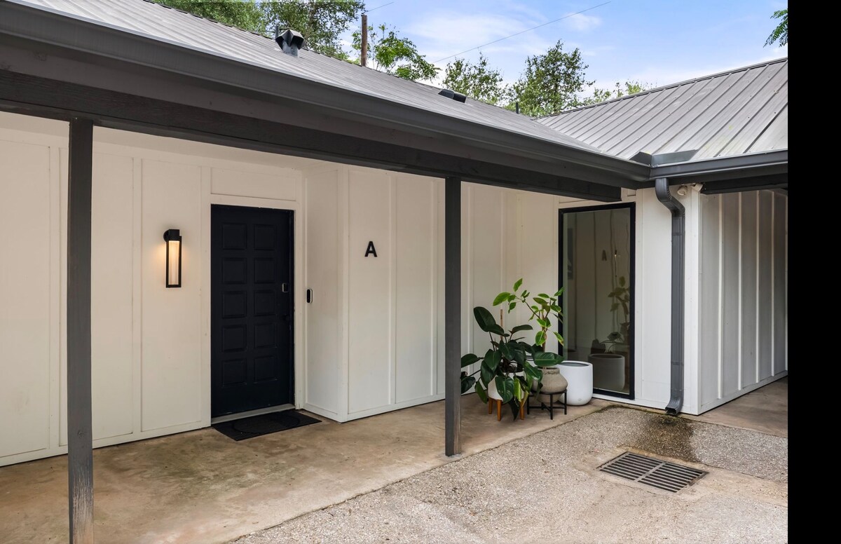 Modern Retreat Near Downtown