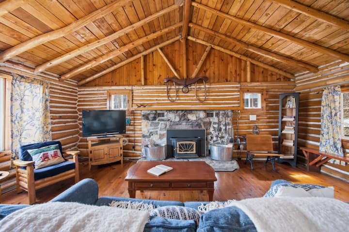 Bula Bay Retreat on Long Lake