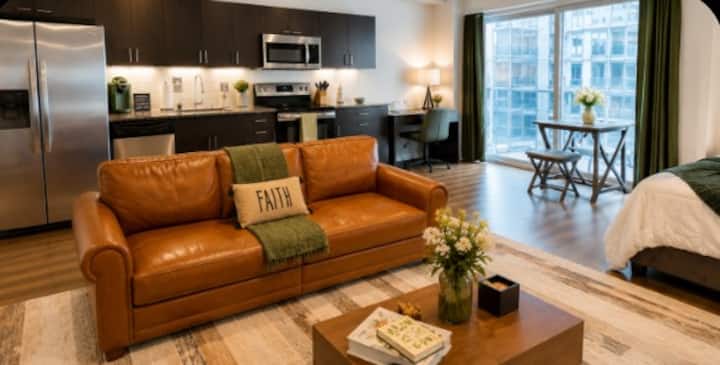Midtown Luxury Retreat | King Bed + Pool | Ga Tech - アトランタ