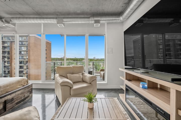 "The Cedar" | Mins To Stampede | Patio Fire-pit - Calgary