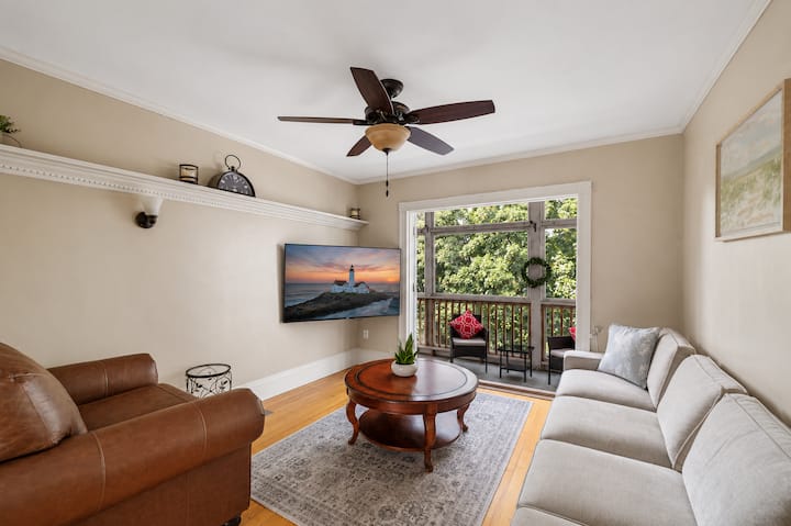 Historic Salem Getaway Coastal Charm 2bd/1ba - Beverly, MA