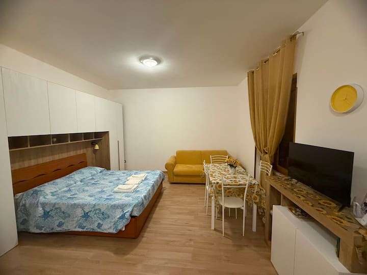 Moderni Appartamenti Appia Terracina Girasole - Terracina
