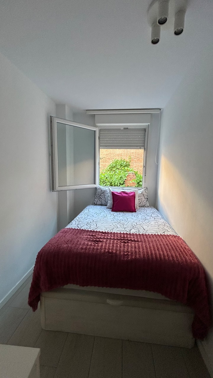 Habitación Muy Cómoda Y Con Encanto - Madrid