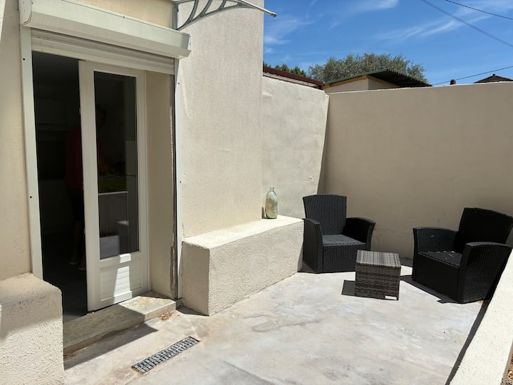 Studio Avec Terrasse Proche Centre-ville Aubagne - Aubagne