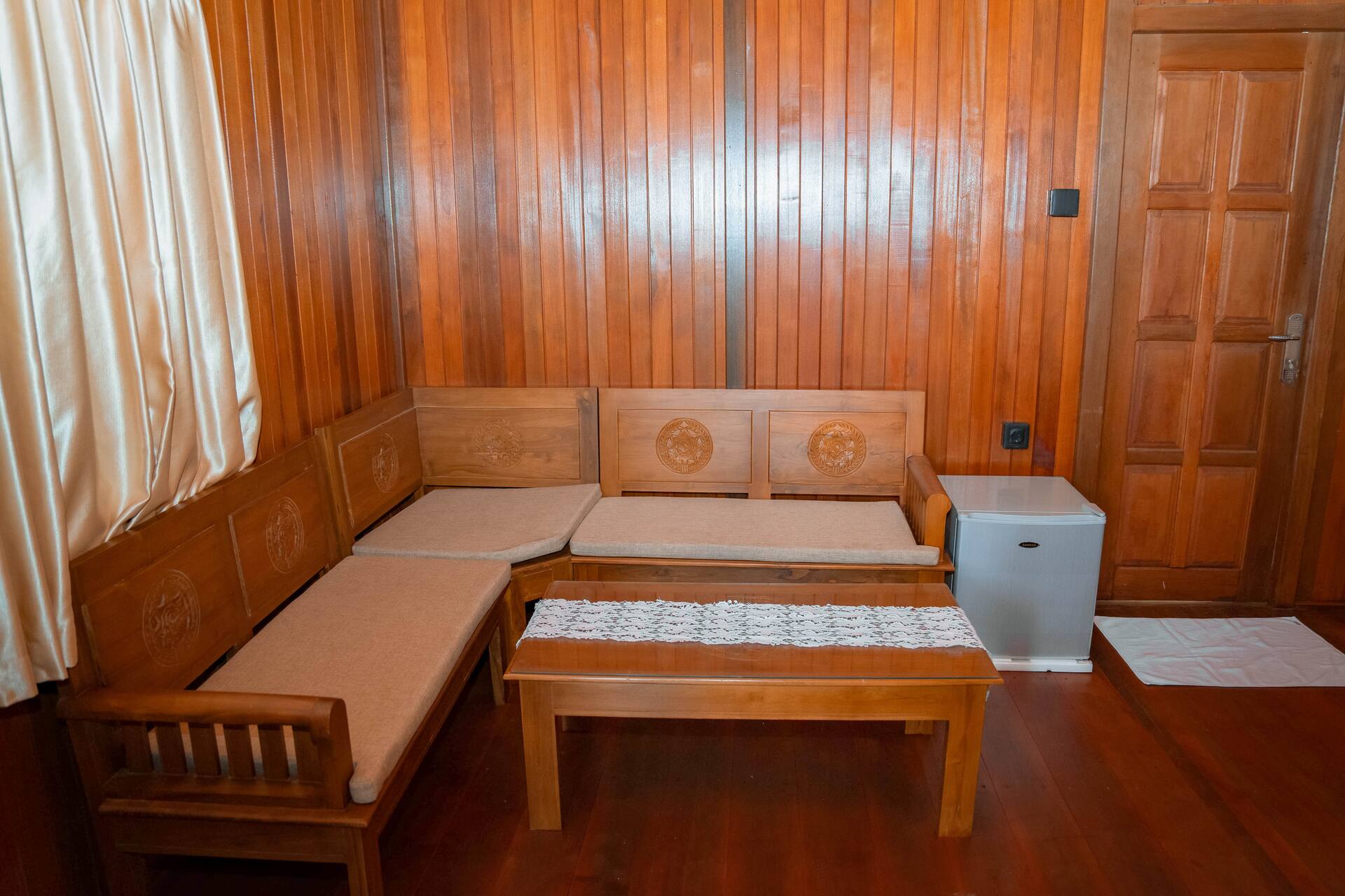 Charming Wooden Nook Room in Bali 3