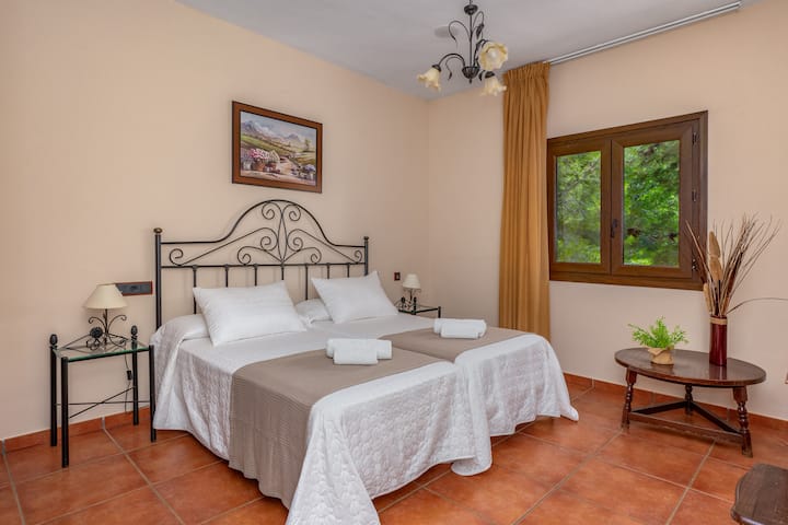 Habitación Doble Con Balcón - Colmenar
