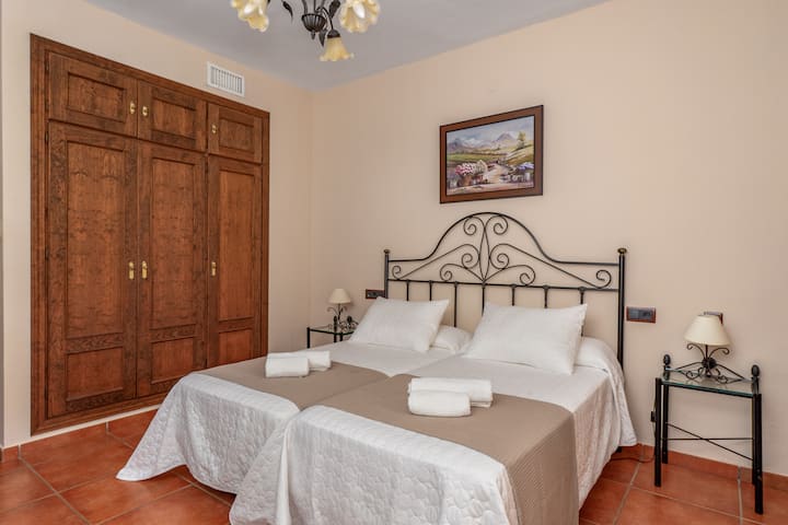 Habitación Doble Con Ventana - Colmenar
