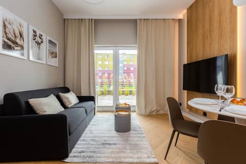 Popular Airbnb listing: Glow | Baltic Stogi 07 | Mezzanine | Plaża | Taras in Stogi