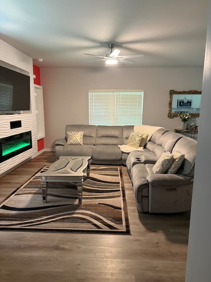 Family & Pet-friendly | Sleeps 10 | At Whitewater - Charlotte, NC