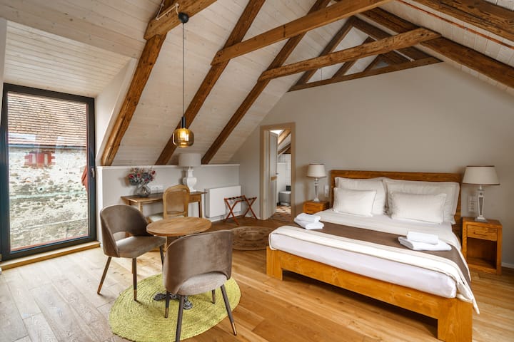 Attic Deluxe Double Room With Bath - Beroun