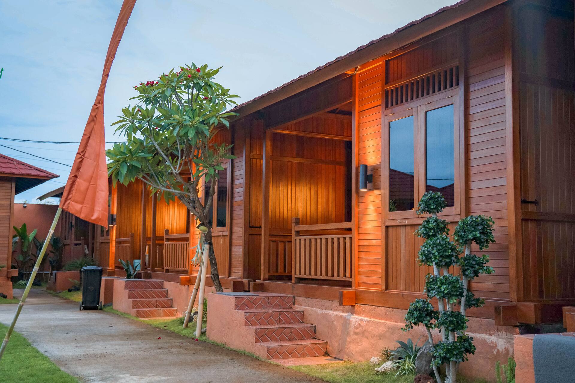 Beautiful Teakwood Corner Room in Nusa Dua 2