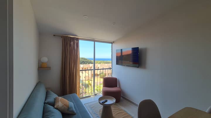 Entre Calvi Et Ile Rousse, Entre Mer Et Maquis - Lumio
