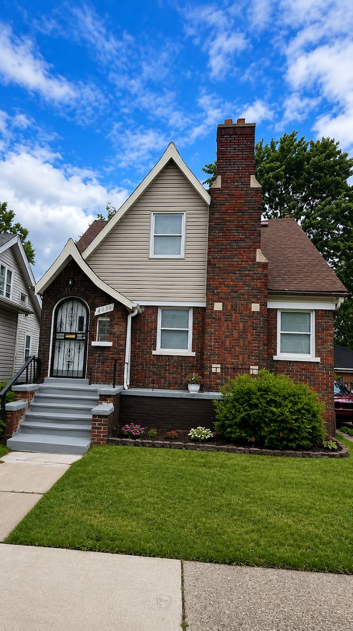 Spacious 4bed & 2bathroom - Grosse Pointe, MI