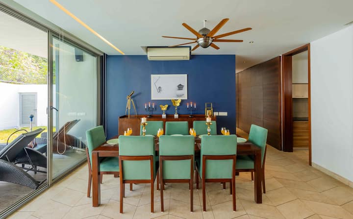 Dining area image 1