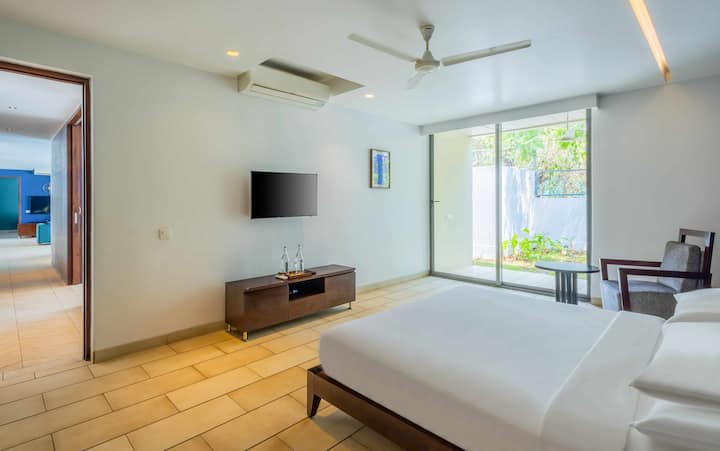 Bedroom 1 image 3
