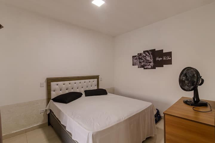 Habitación acogedora para descansar