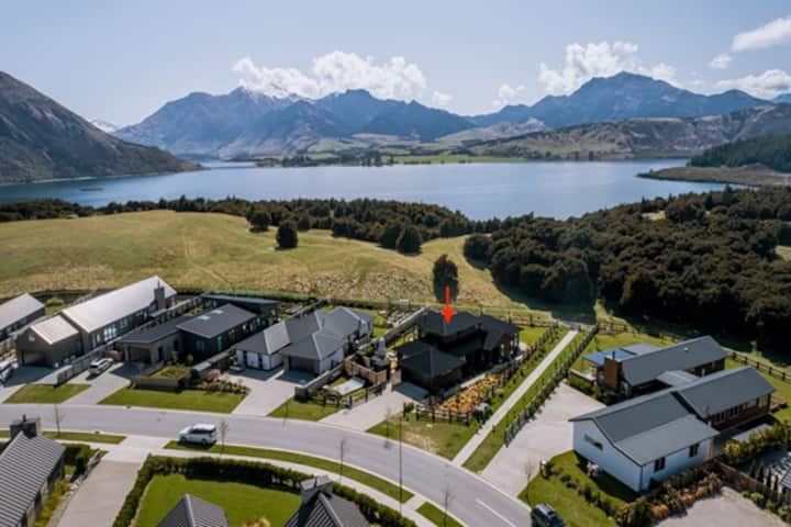Infinitely Relaxing In Wanaka - Wanaka
