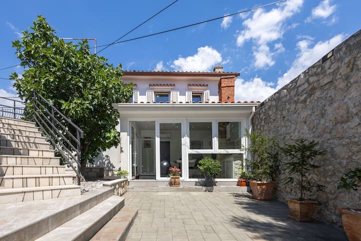 Maison Danijel (126151-k1) - Selce