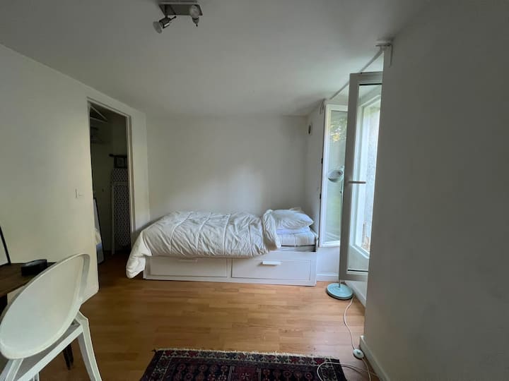 Studio De 17 M² Rez-de-jardin Avec Jardin Privatif - 불로뉴비양쿠르