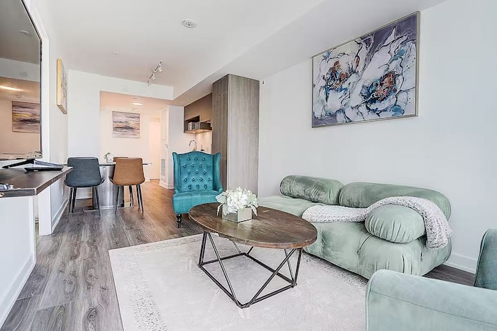 Brand New Home  In Dt Toronto - Toronto