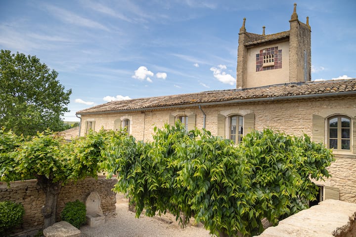 Comme Un Hameau Au Pied De Gordes - Roussillon