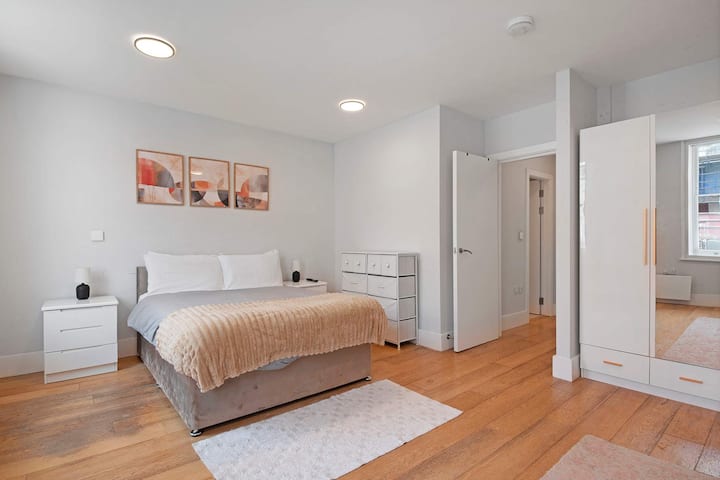 1 Bedroom 52 Tottenham Court Road - Bloomsbury