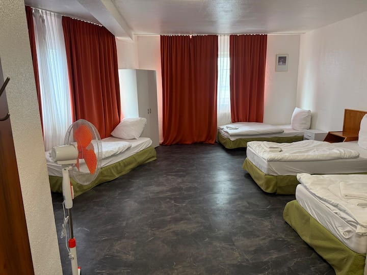 Vierbettzimmer (Hotel) - Fráncfort del Meno