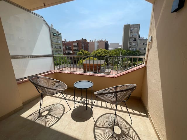 Comfortable flat & 6′-walk to Sagrada Familia