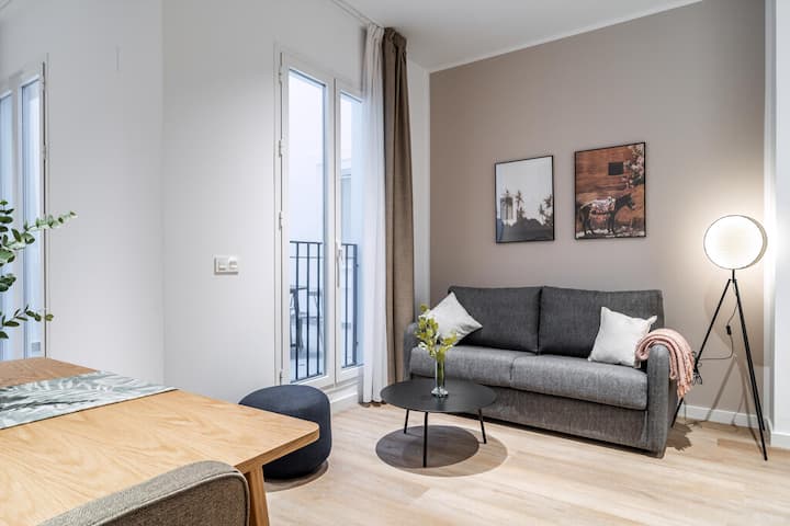Limehome Sevilla | One-bedroom Apartment + Patio - Umbrete