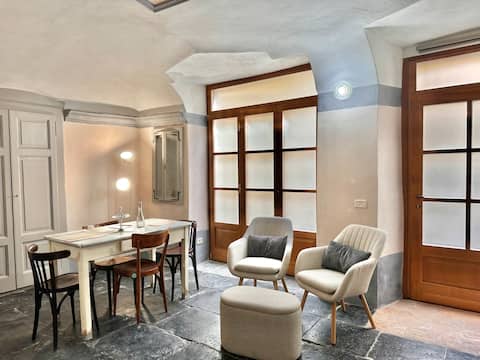 Airbnb con migliori performance: Studio apartment in an 18th-century house a Gravedona Ed Uniti