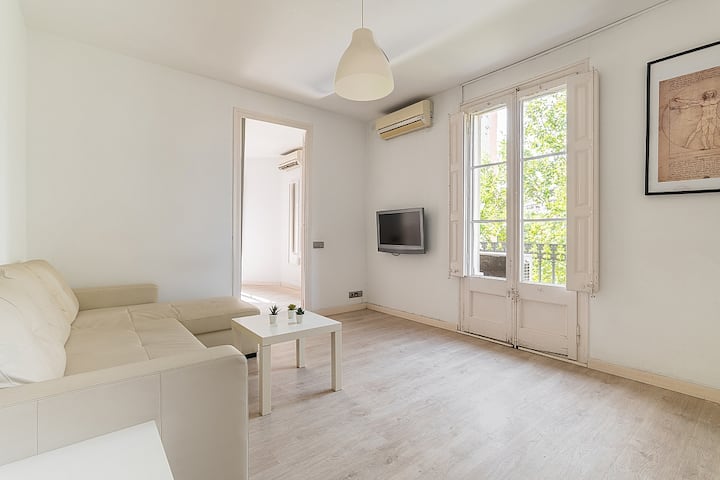 Big Apartment In Eixample - Barcelona