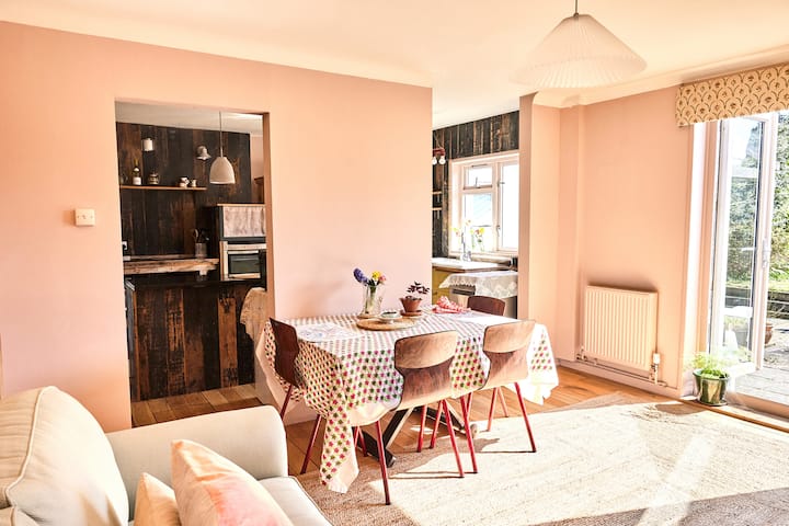 Country-chic Hideaway Character Stay - Frome