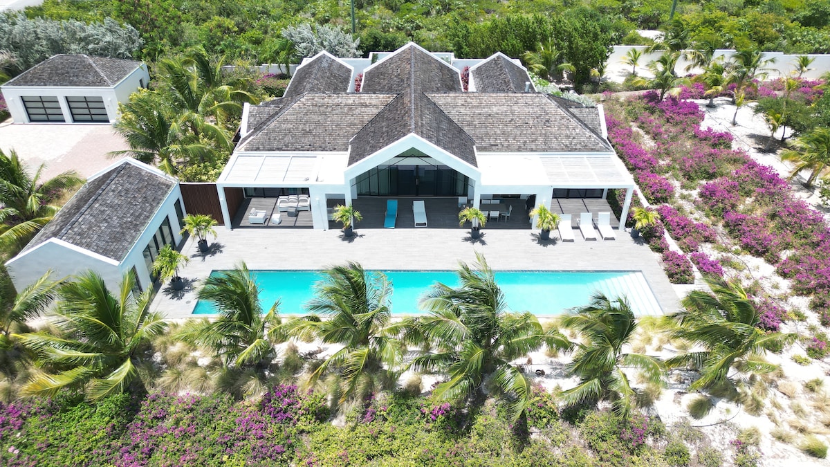 Luxury Villa in Paradise.