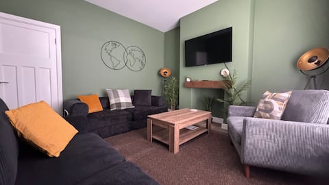 Top performing Airbnb: Mill Place, 2 min walk to beach, ideal for couples in New Waltham