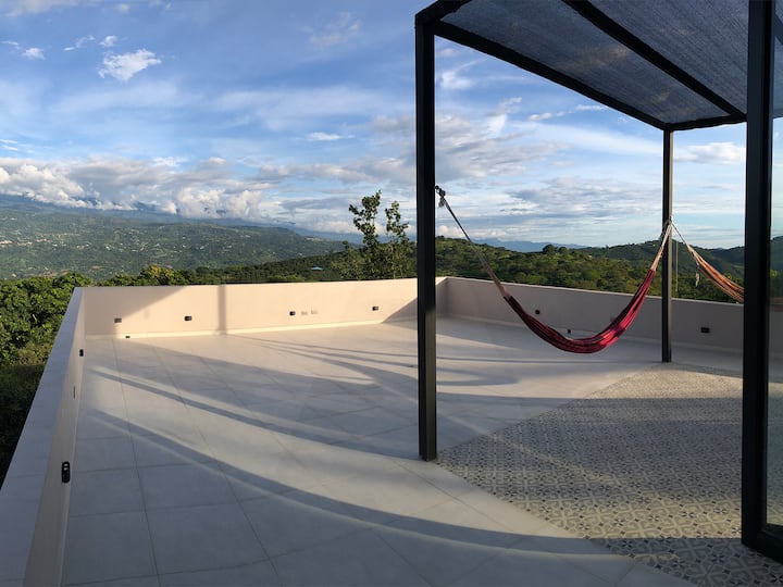 Hermosa Casa Campestre En La Mesa, Colombia - La Mesa