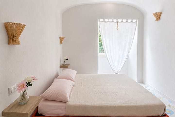 Dormi In Centro, Vivi Lisola: Bilocale Ischia - Ischia