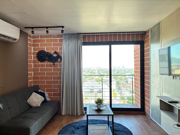 3br Group Getaway 12 Pax Rooftop Pool & City Views - 몬테레이