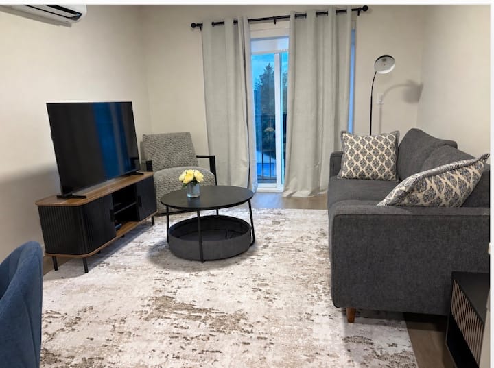 Beautiful New Building Close To All Amenities! - Winnipeg