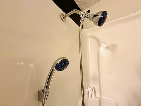 Full bathroom — photo 1